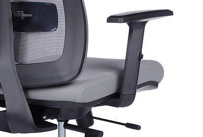 Кресло для руководителя RV Design Astra W-365A - фото товара 9 из 13