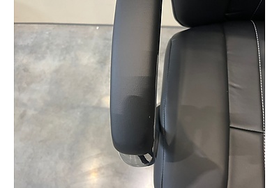 Кресло для руководителя Бюрократ T-898SL/BLACK - фото товара 4 из 22