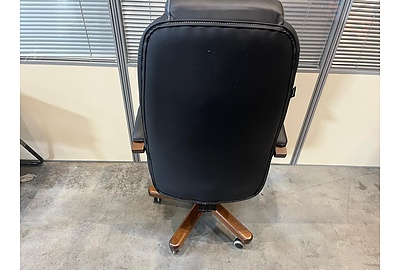 Кресло для руководителя Бюрократ T-9923WALNUT/BLACK - фото товара 4 из 14